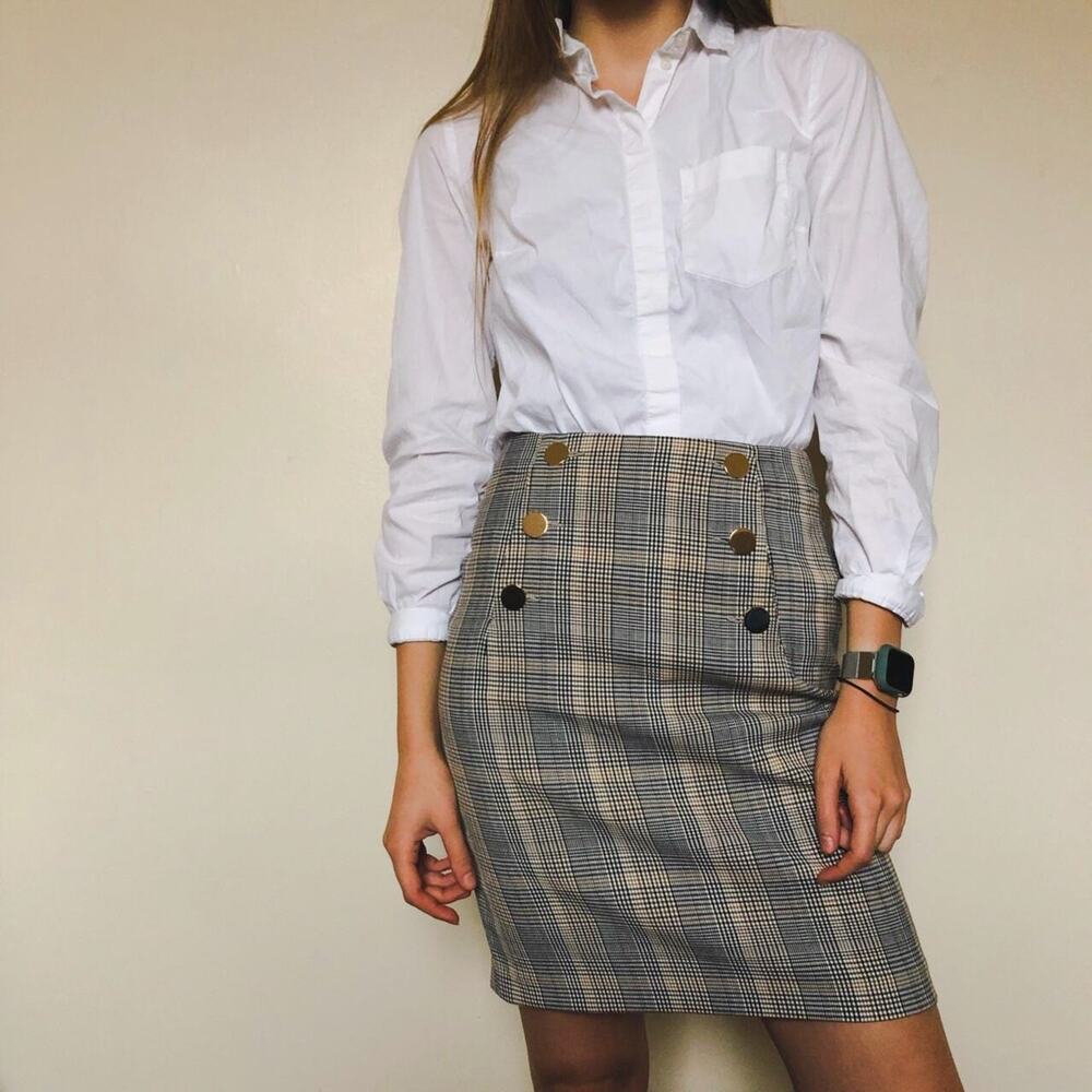 H&M Plaid Mini Pencil Skirt Viscose Women's Size 8 Black Tartan Gold Buttons NEW